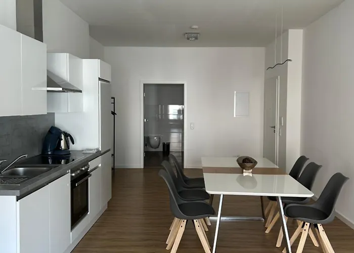 Schoene Im Zentrum Appartamento